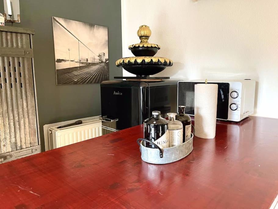 - Chilliges Zimmer In Dusseldorf Mit Balkon & Kuche; Big Tv And Bed - Exterior photo